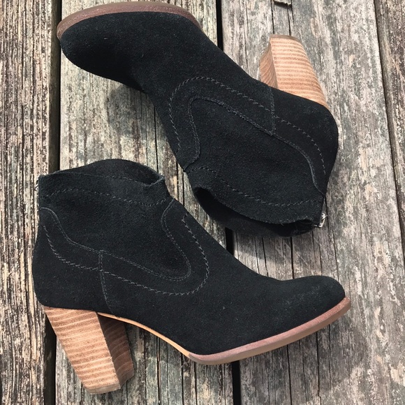 UGG Shoes - UGG SUEDE BOOTIES SIZE 5 Black EUC